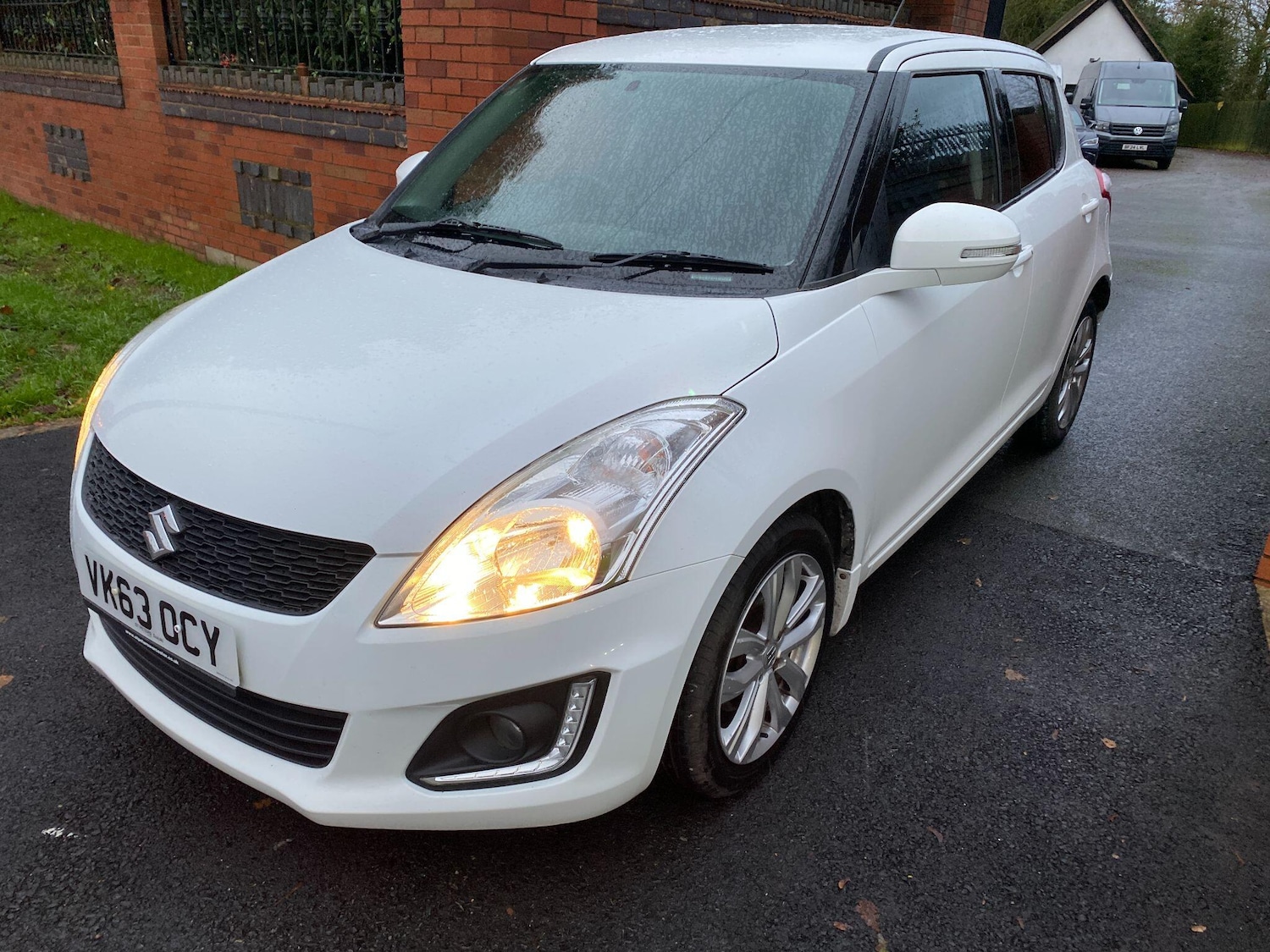 Used Suzuki Swift 2013 for sale - 77304834: Photo 2