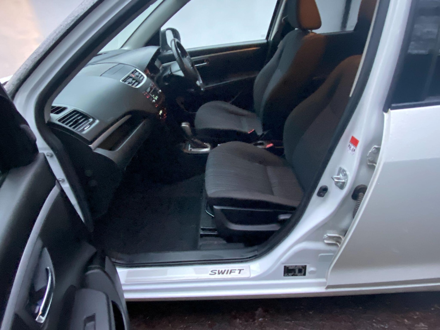 Used Suzuki Swift 2013 for sale - 77304834: Photo 6