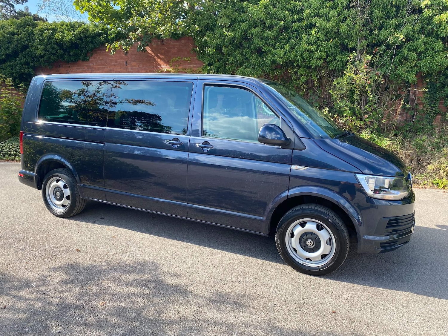 Used Volkswagen Transporter Sportline for sale - 76476568: Photo 2