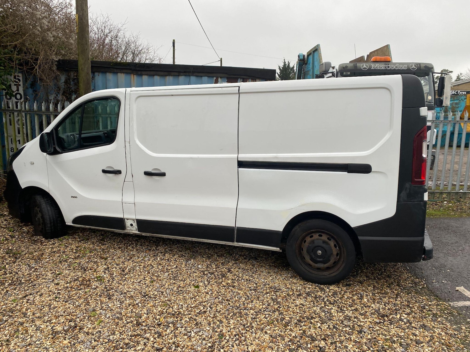 Used Vauxhall Vivaro for sale - 78046788: Photo 2
