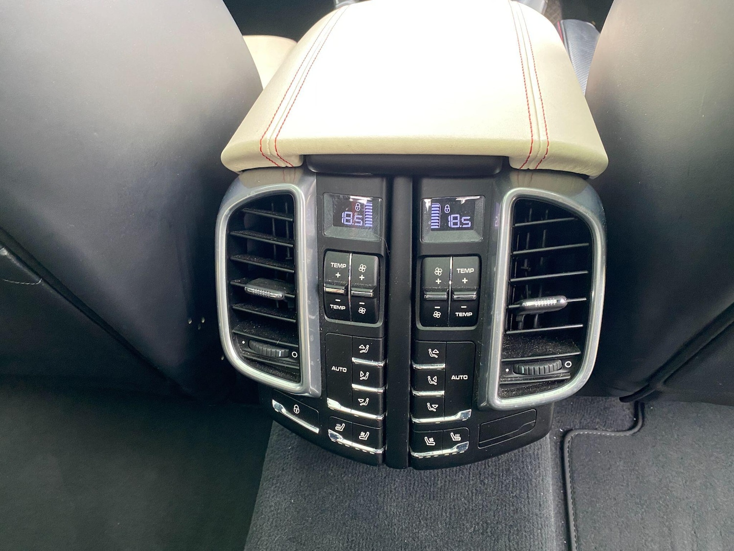 Used Porsche Cayenne 2015 for sale - 76424551: Photo 10