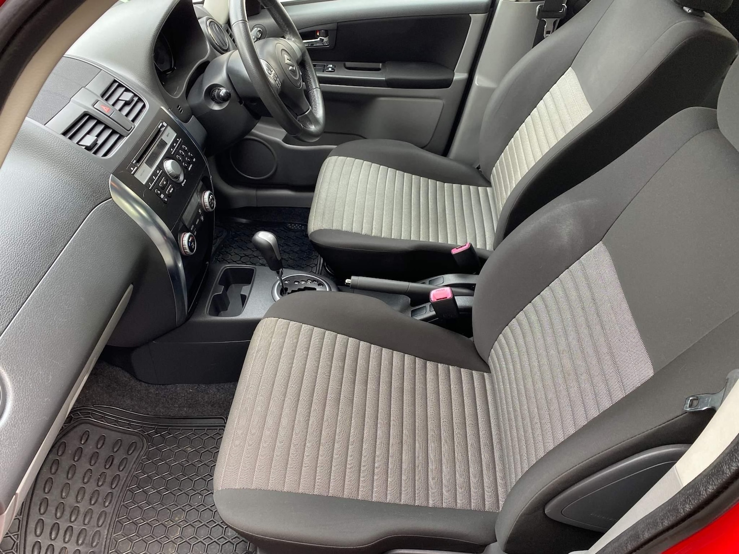 Used Suzuki SX4 2013 for sale - 76270279: Photo 5