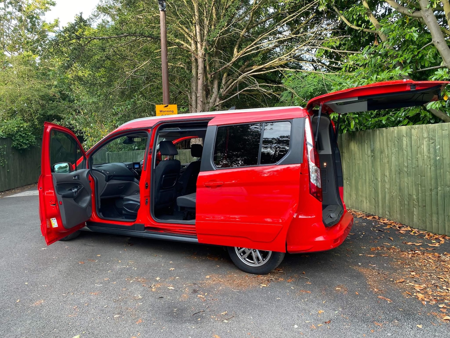 Used Ford Grand Tourneo Connect 2021 for sale - 76997590: Photo 3