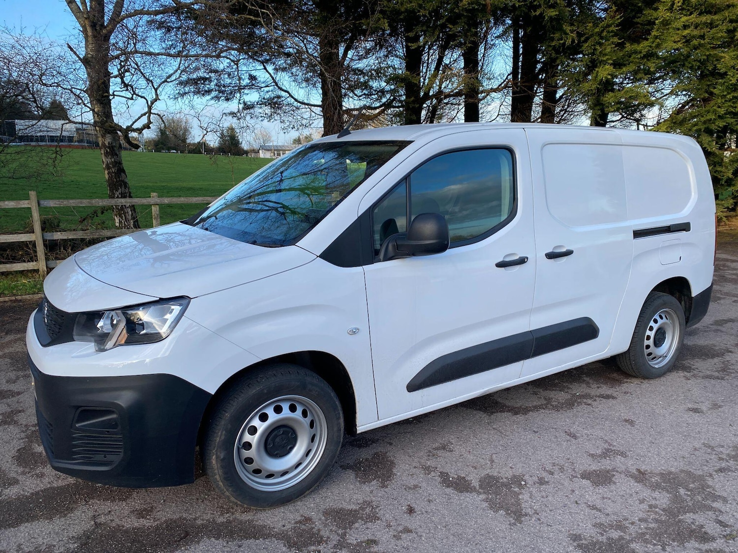 Used Peugeot Partner 2023 for sale - 77358490: Photo 2