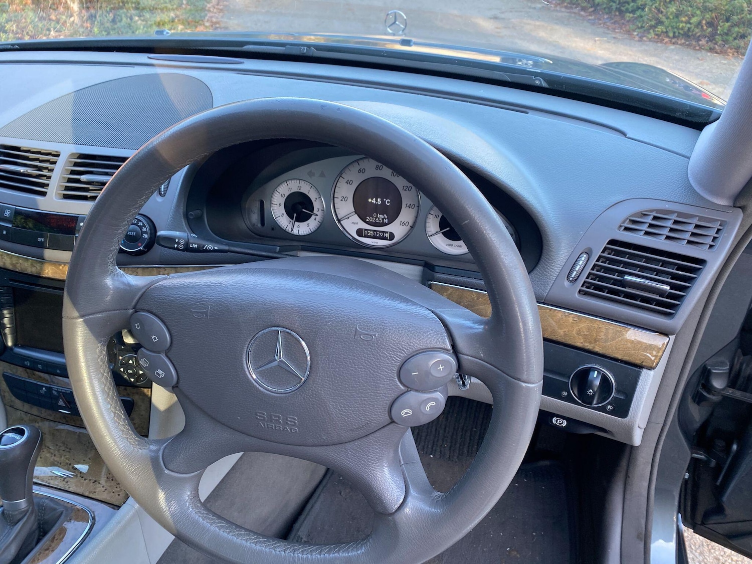 Used Mercedes-Benz E Class 2009 for sale - 76993290: Photo 8