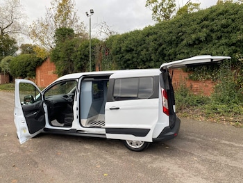Used Ford Grand Tourneo Connect 2018 for sale - 75481410: Photo