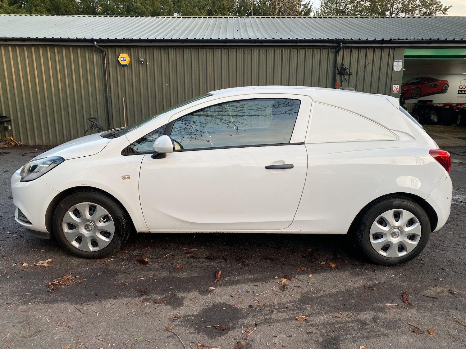 Used Vauxhall Corsa 2018 for sale - 76657218: Photo 2