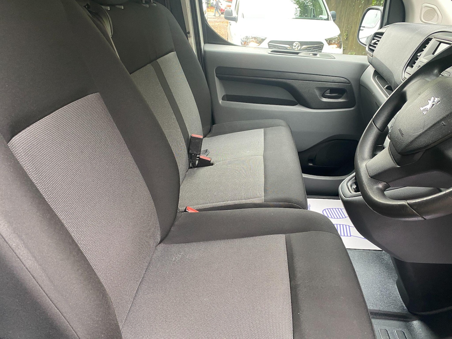 Used Peugeot Expert 2017 for sale - 76336602: Photo 9