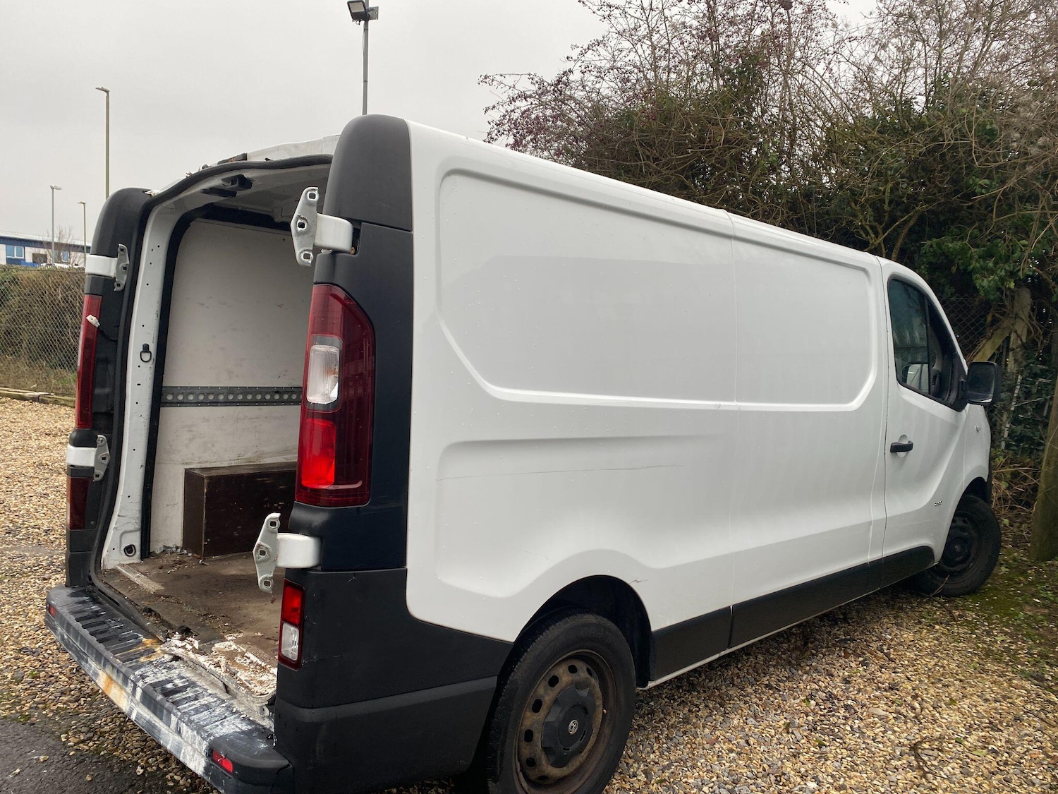 Used Vauxhall Vivaro 2017 for sale - 77633334: Photo 3