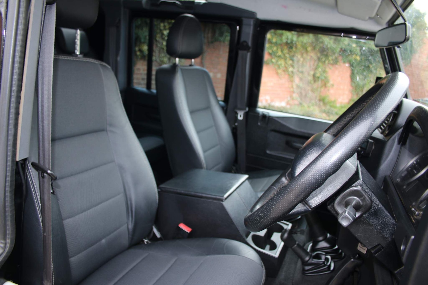 Used Land Rover Defender 2012 for sale - 76993187: Photo 5