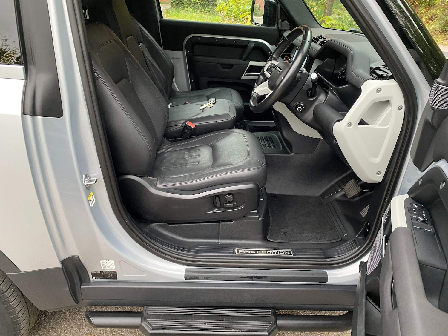 Used Land Rover Defender 90 2021 for sale - 76377273: Photo 15