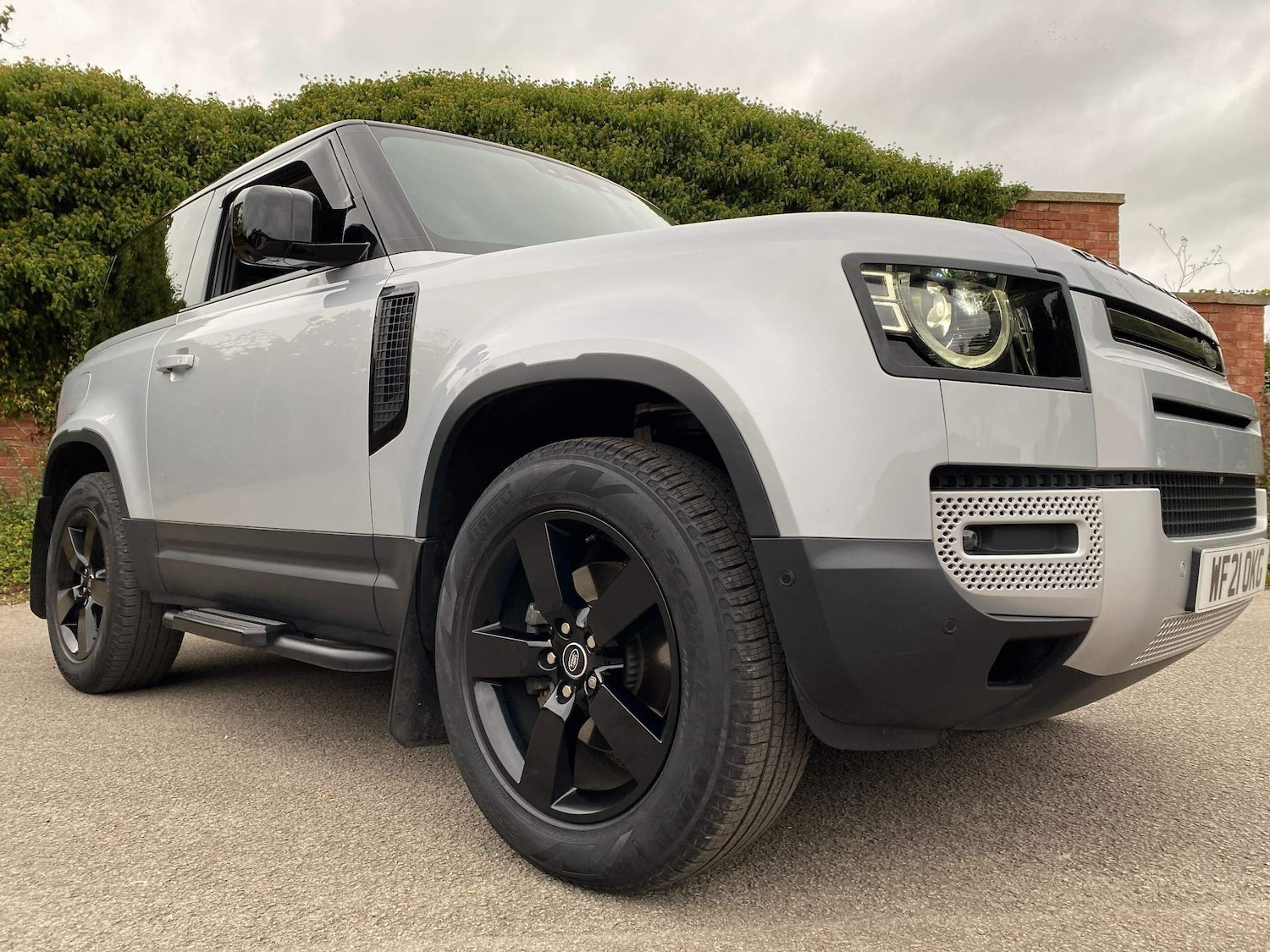 Used Land Rover Defender 90 2021 for sale - 76377273: Photo 2