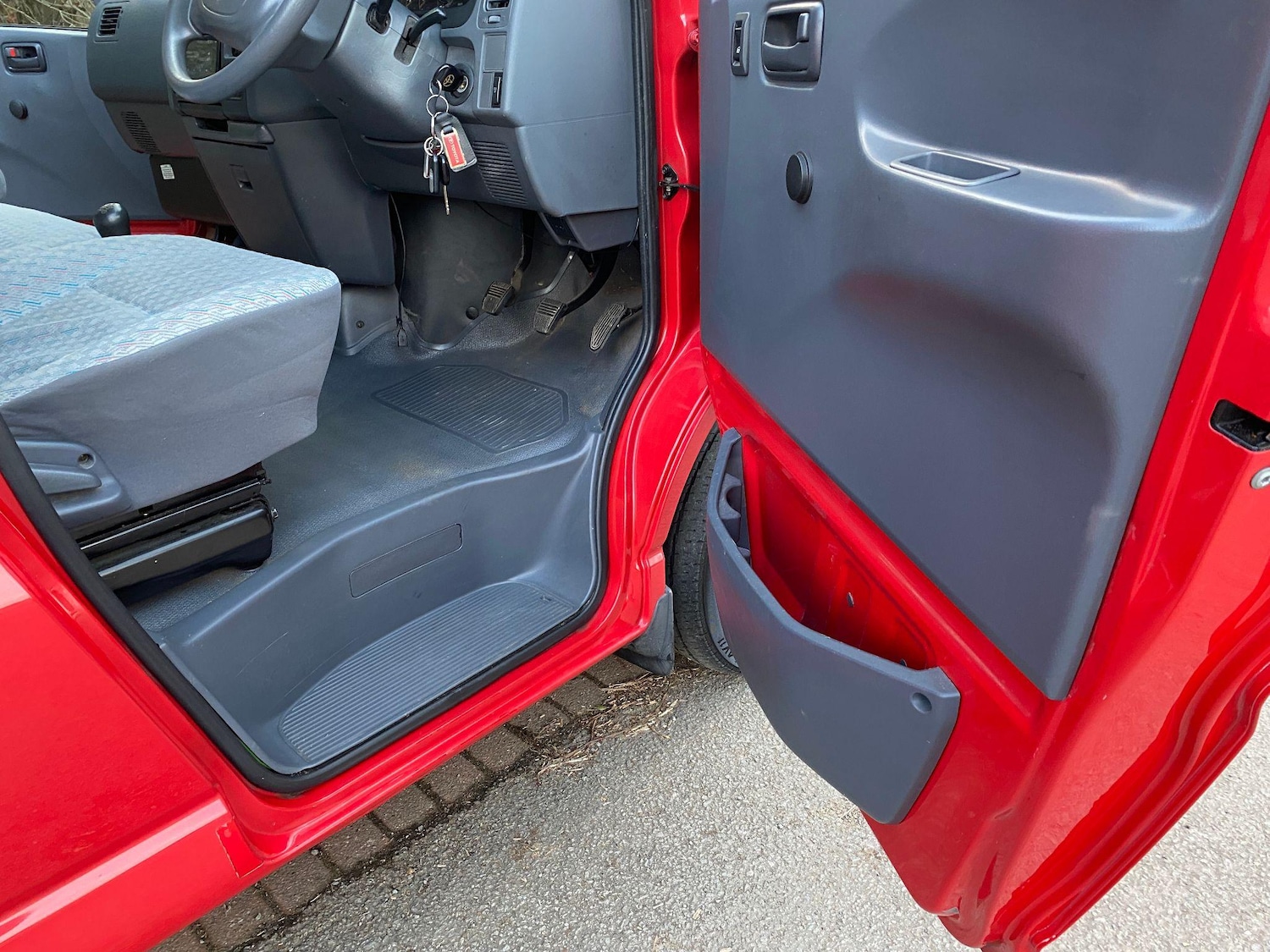 Used Toyota HiAce 2003 for sale - 76991708: Photo 13