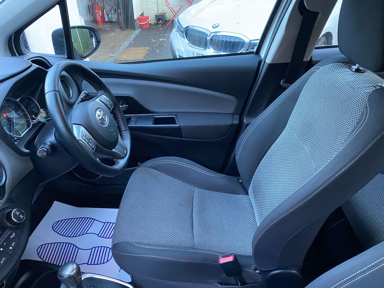 Used Toyota Yaris 2015 for sale - 77306214: Photo 10