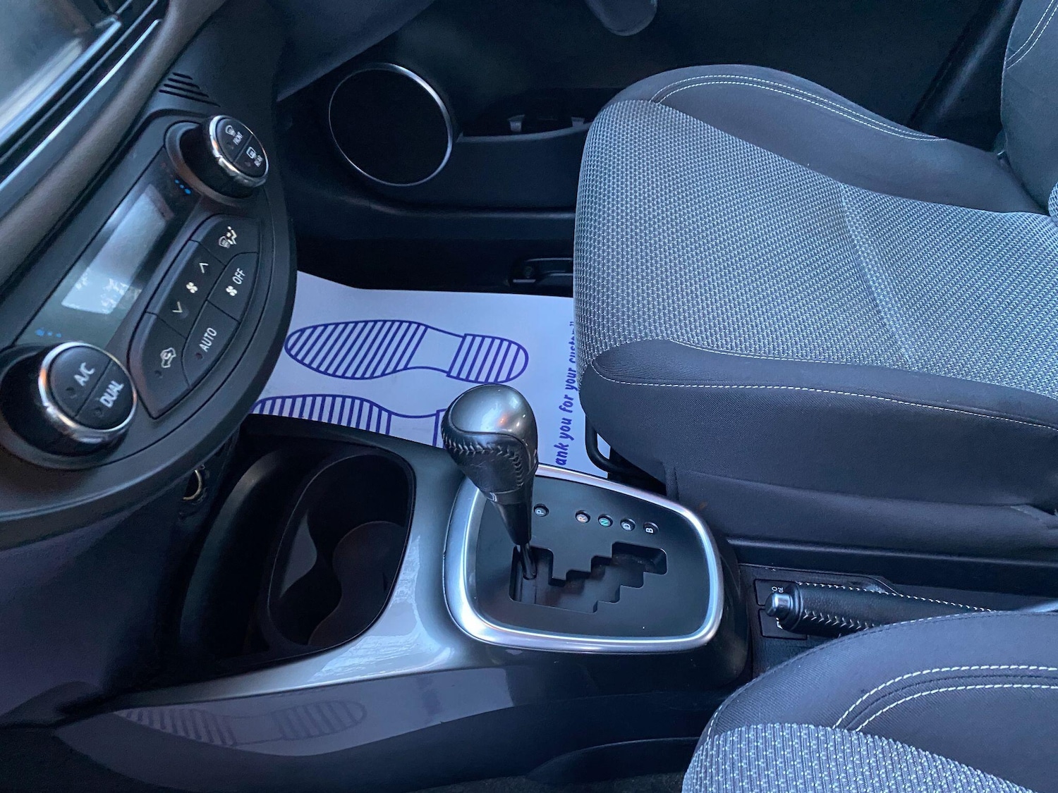 Used Toyota Yaris 2015 for sale - 77306214: Photo 2