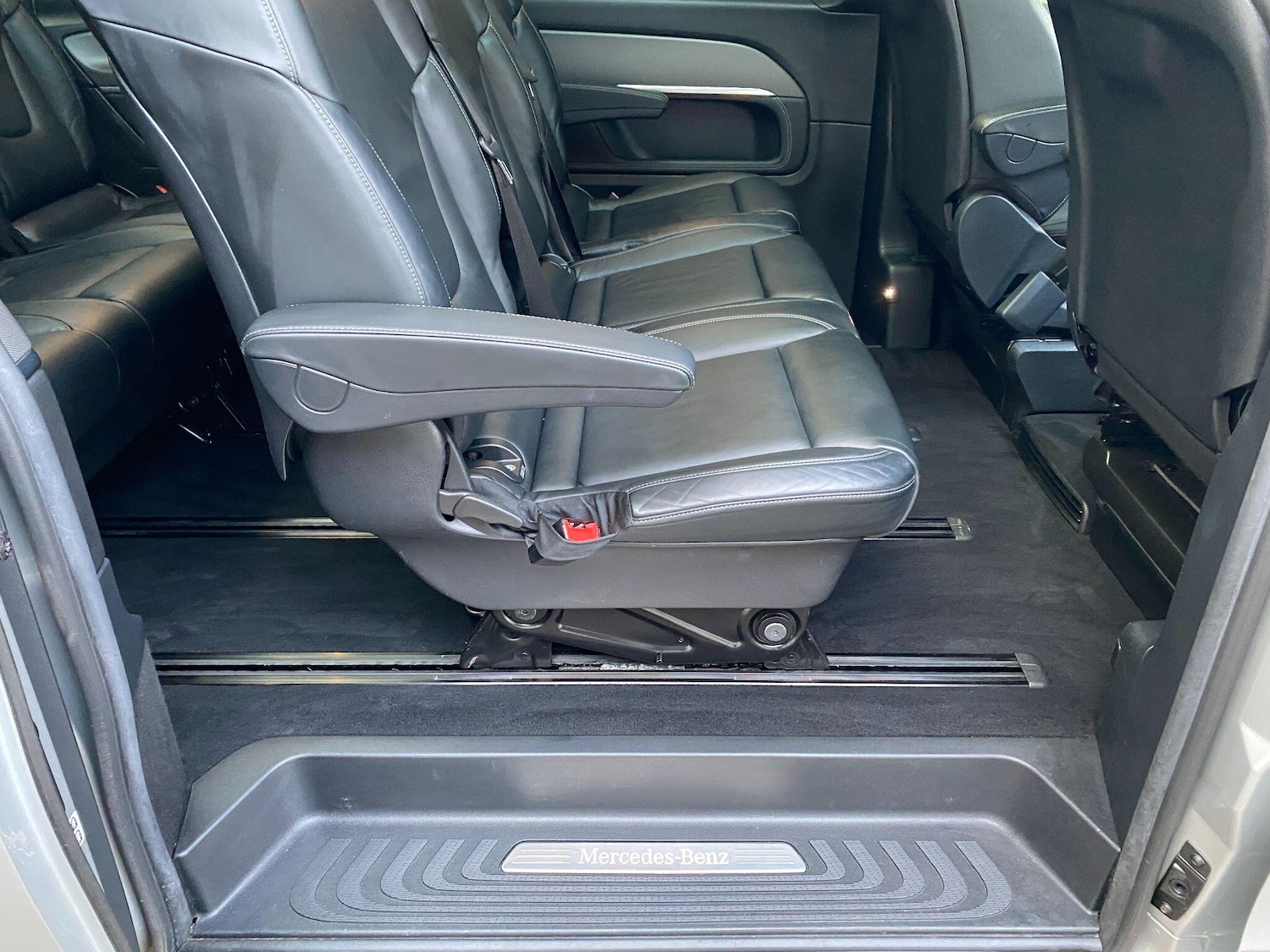 Used Mercedes-Benz V-Class 2018 for sale - 76370604: Photo 18