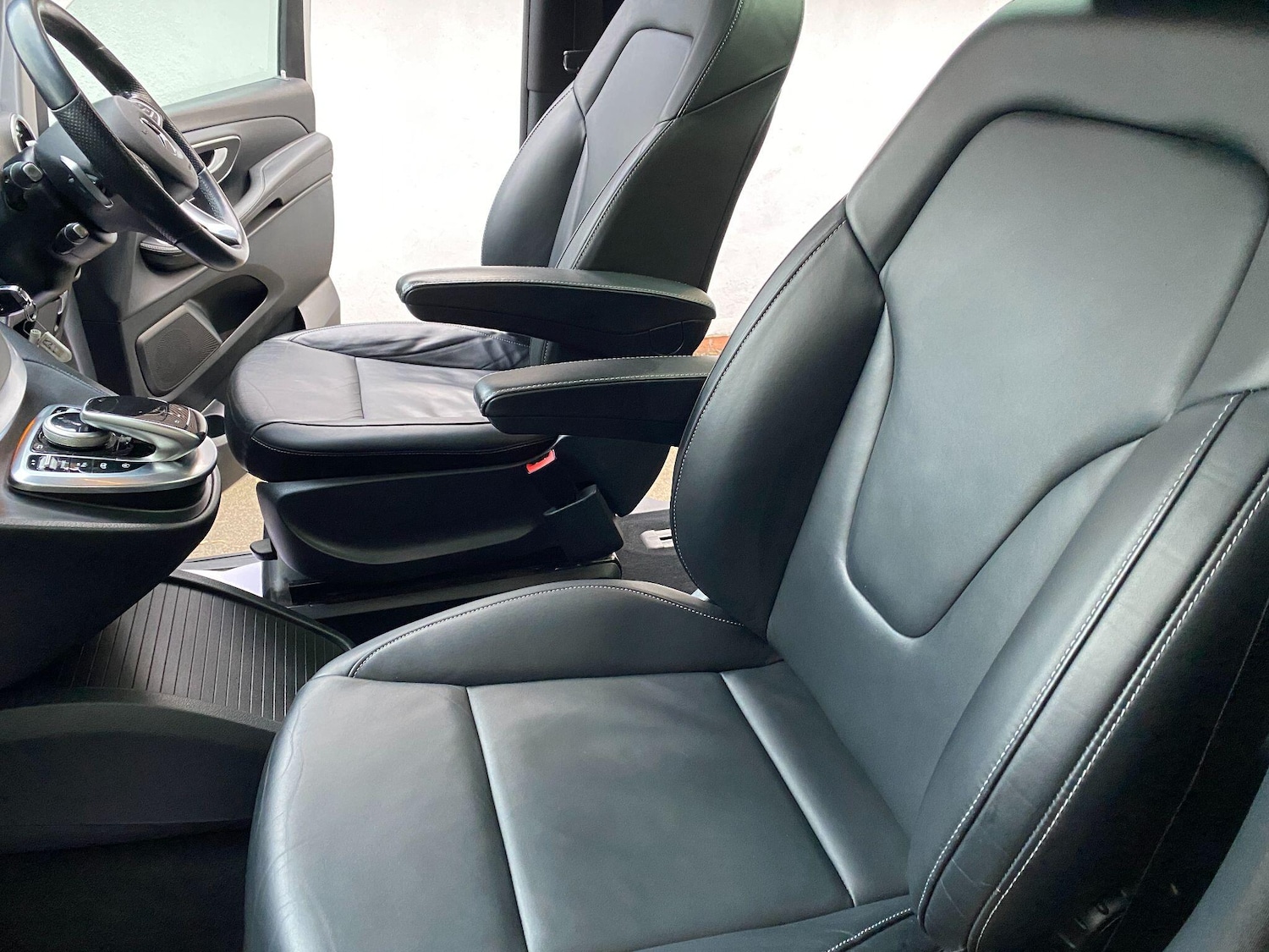 Used Mercedes-Benz V-Class 2018 for sale - 76370604: Photo 28