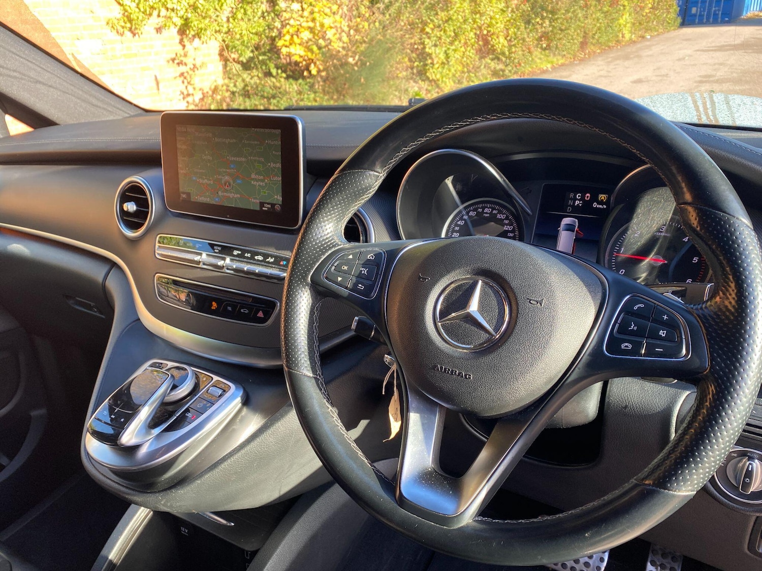 Used Mercedes-Benz V-Class 2018 for sale - 76370604: Photo 6