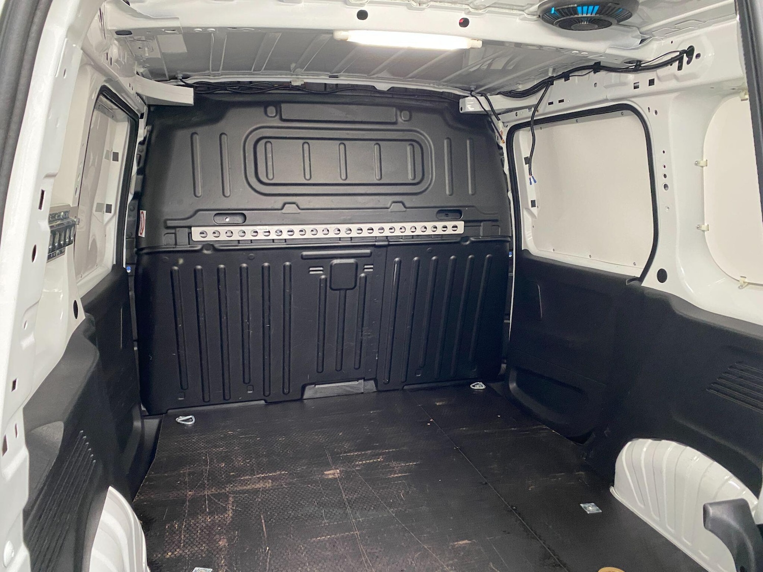 Used Vauxhall Combo 2019 for sale - 78185397: Photo 3