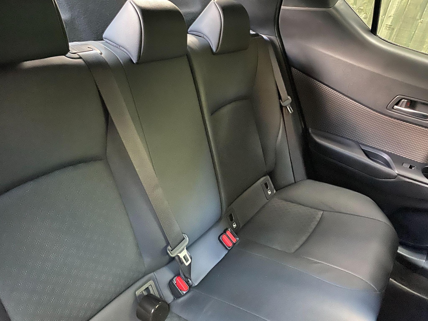 Used Toyota C-HR 2021 for sale - 76270022: Photo 4