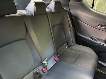 Used Toyota C-HR 2021 for sale - 76270022: Photo