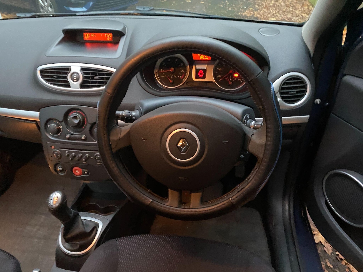 Used Renault Clio 2008 for sale - 76457820: Photo 11