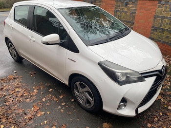 Used Toyota Yaris 2015 for sale - 76645932: Photo