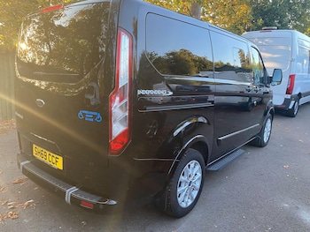 Used Ford Tourneo Custom 2019 for sale - 79495889: Photo