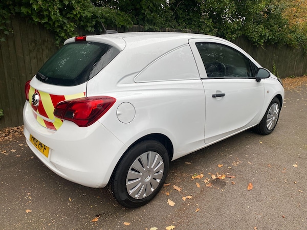 Used Vauxhall Corsa Van 2018 for sale - 76239867: Photo 3
