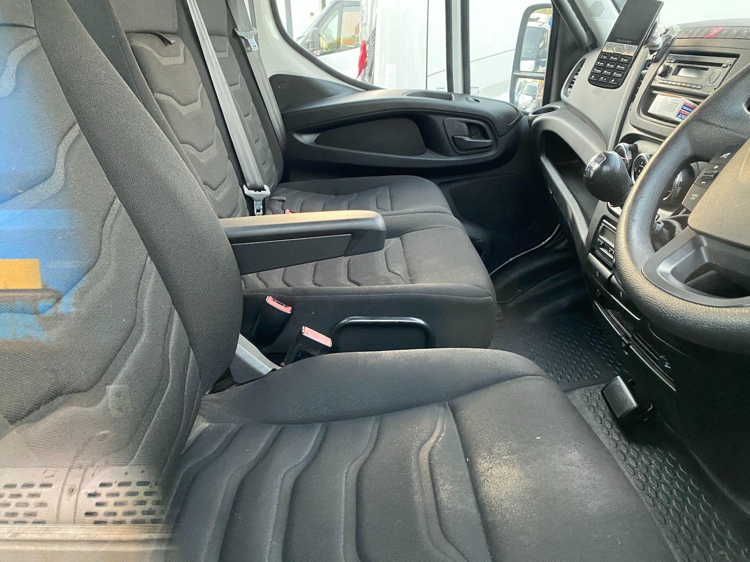 Used Iveco Daily 2015 for sale - 76409315: Photo 3