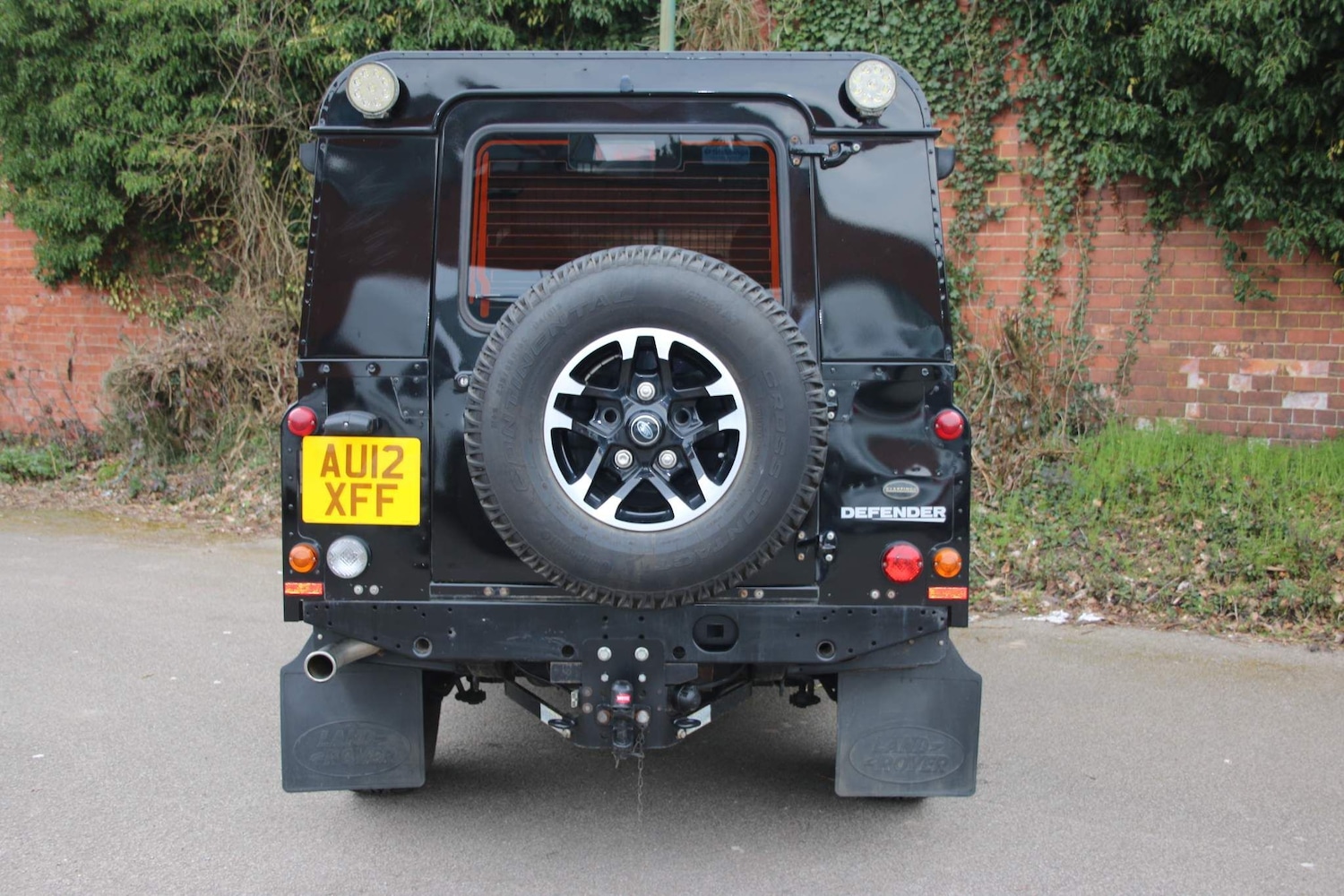 Used Land Rover Defender 110 for sale - 78220143: Photo 2