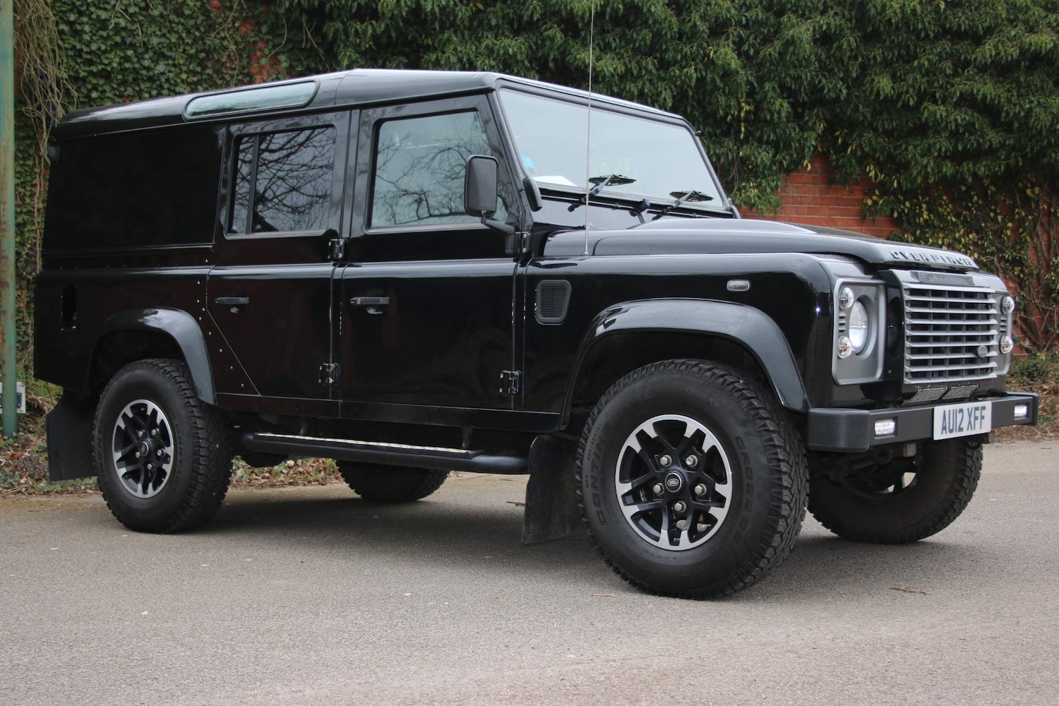 Used Land Rover Defender 110 for sale - 78220143: Photo 4