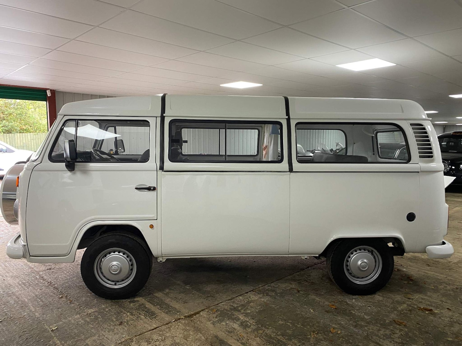 Used Volkswagen Campervan for sale - 76476563: Photo 4