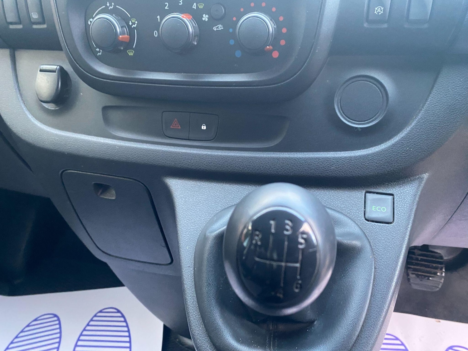 Used Vauxhall Vivaro 2015 for sale - 77016799: Photo 10