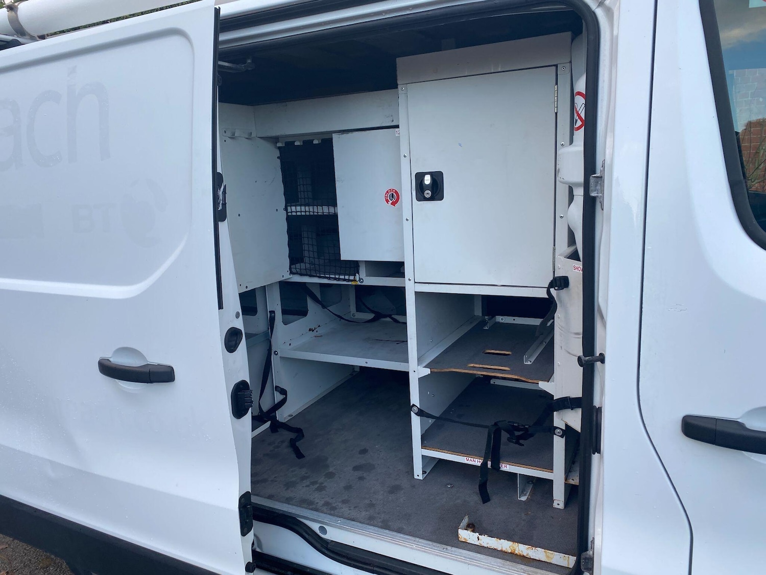 Used Vauxhall Vivaro 2015 for sale - 77016799: Photo 2