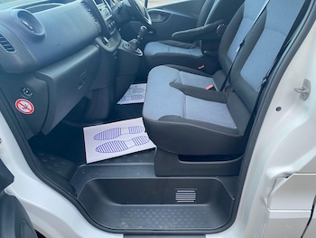 Used Vauxhall Vivaro 2015 for sale - 77016799: Photo