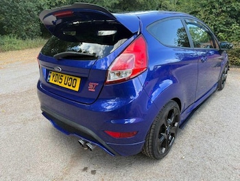 Used Ford Fiesta 2015 for sale - 79107389: Photo