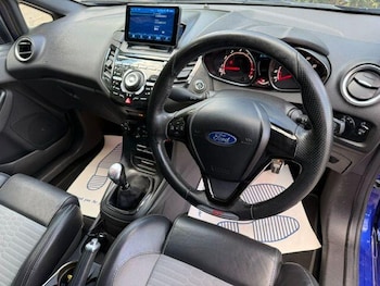 Used Ford Fiesta 2015 for sale - 79107389: Photo