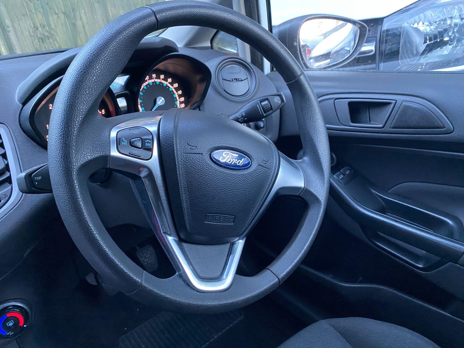 Used Ford Fiesta Van 2015 for sale - 75481390: Photo 8