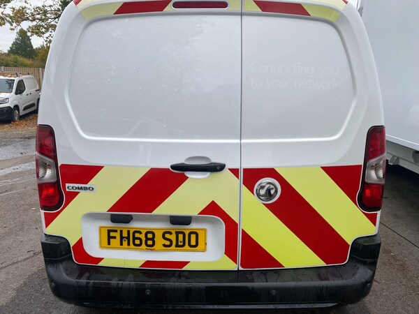 Used Vauxhall Combo 2019 for sale - 76200791: Photo 3