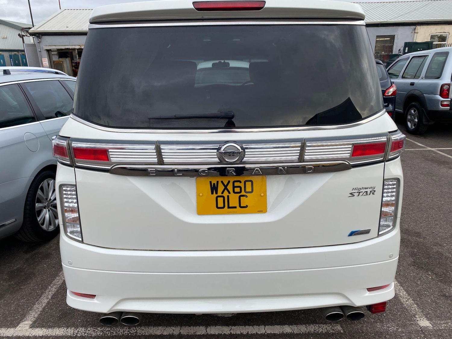Used Nissan Elgrand 2021 for sale - 77696314: Photo 2