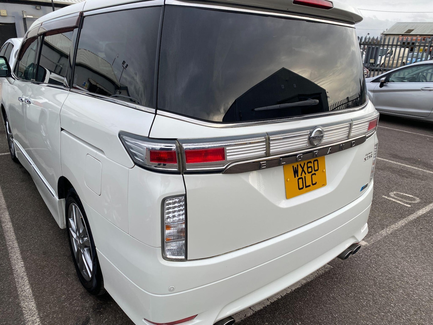 Used Nissan Elgrand 2021 for sale - 77696314: Photo 8
