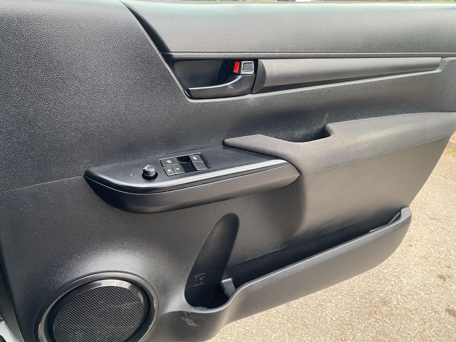 Used Toyota Hilux 2018 for sale - 76269621: Photo 28