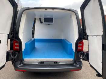 Used Volkswagen Transporter 2017 for sale - 73106827: Photo