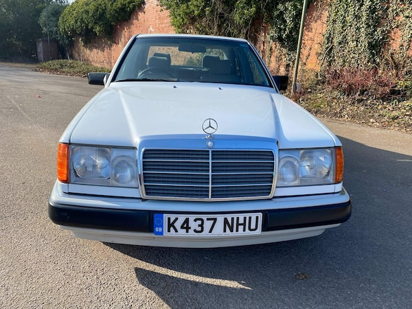 Used Mercedes-Benz 220 1993 for sale - 75608970: Photo 1