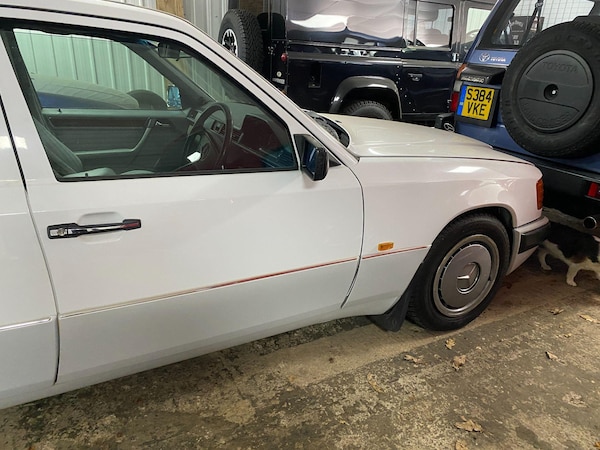 Used Mercedes-Benz 220 1993 for sale - 75608970: Photo 28