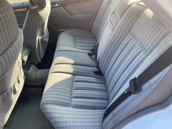 Used Mercedes-Benz 220 1993 for sale - 75608970: Photo 6
