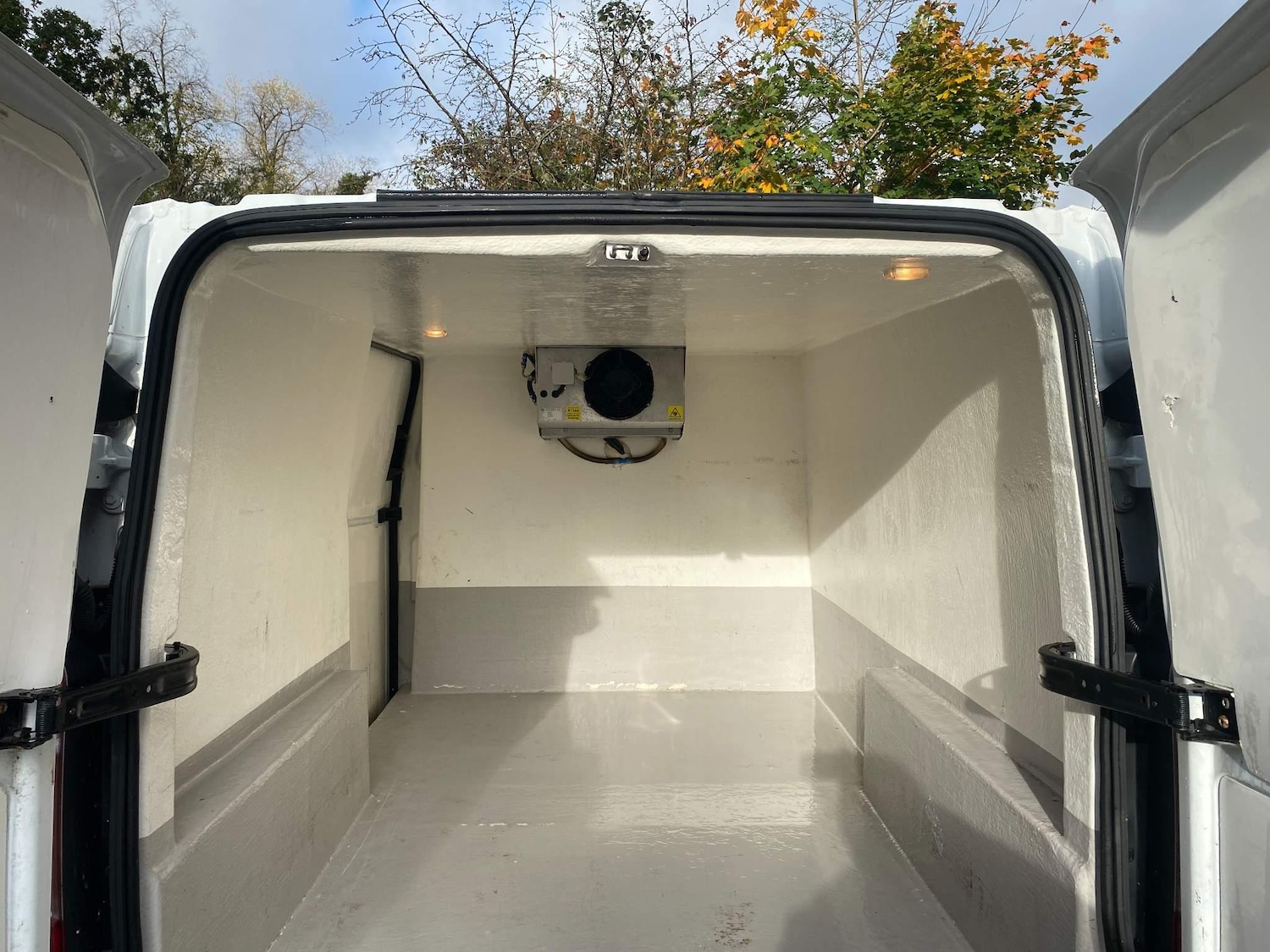 Used Ford Transit Custom 2017 for sale - 76996389: Photo 2