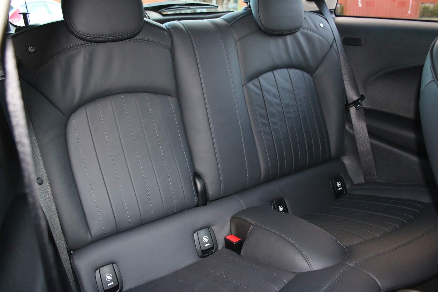 Used MINI Hatch 2019 for sale - 76988088: Photo 4