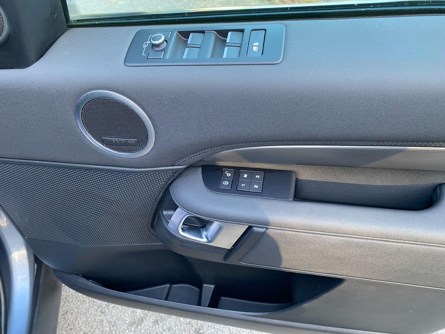 Used Land Rover Discovery 2019 for sale - 76592086: Photo 17